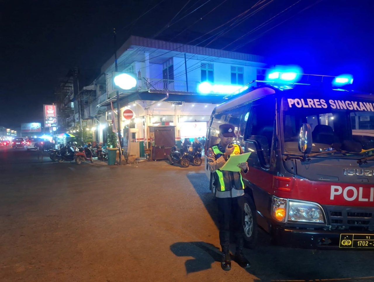 Sat Binmas Polres Singkawang Hadir Menyapa Warga, Sampaikan Pesan Kamtibmas Demi Kota yang Aman