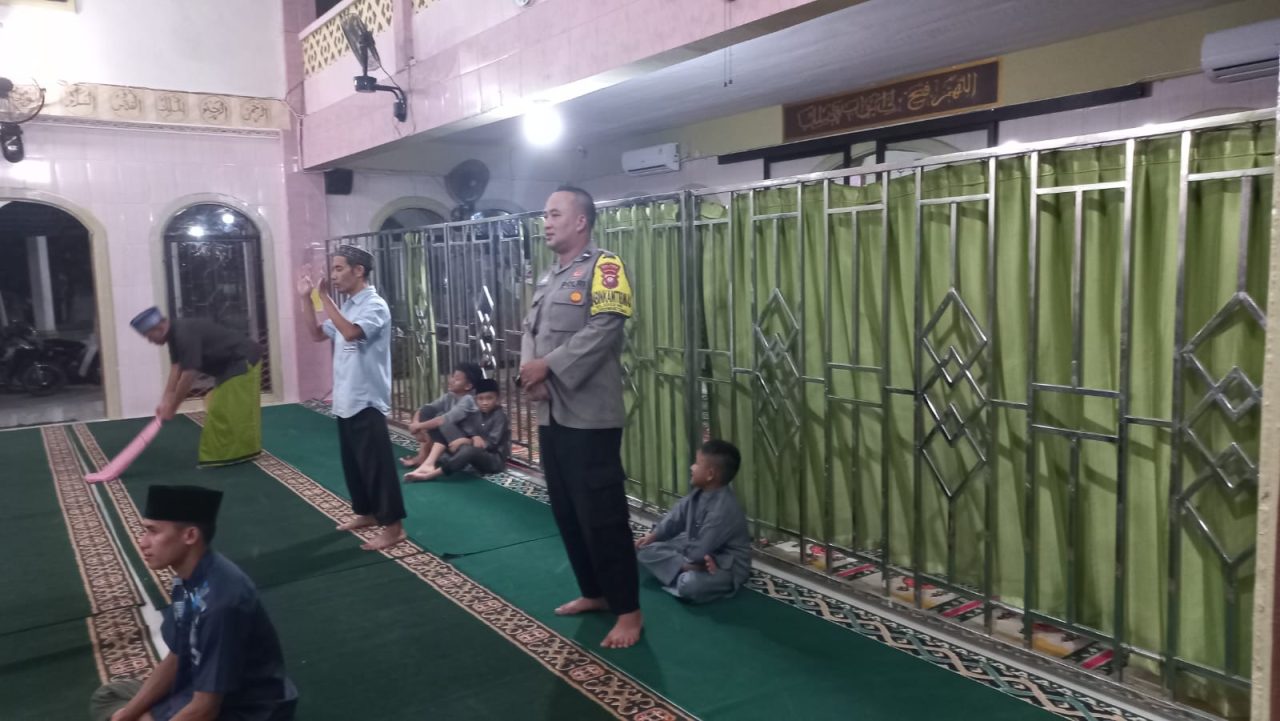 Polres Singkawang Laksanakan Giat Subuh Keliling di Masjid Nurul Iman