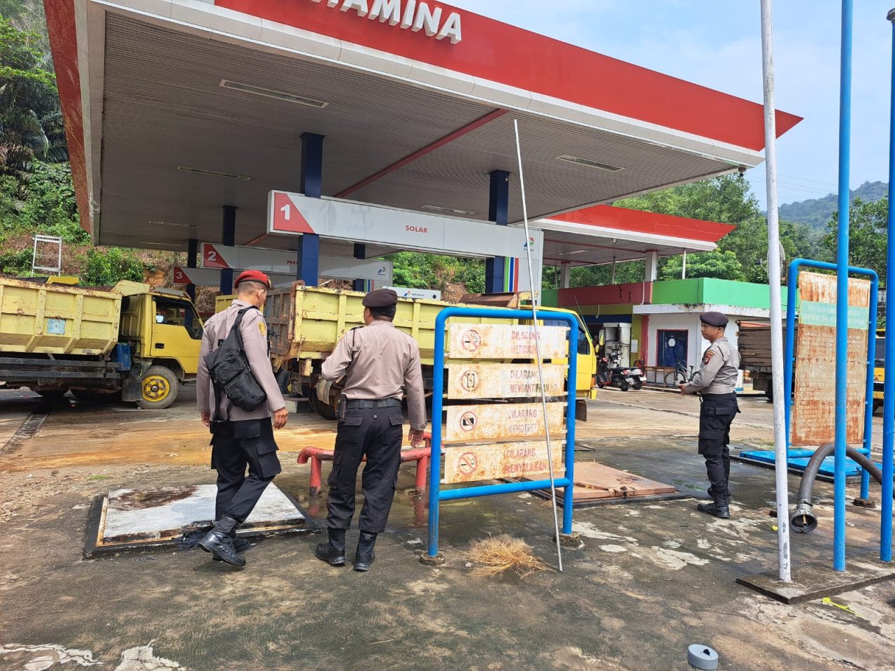 Samapta Polres Singkawang Laksanakan Patroli SPBU, Cegah Gangguan Kamtibmas
