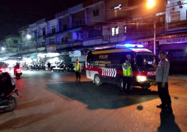 Satbinmas Polres Singkawang Edukasi Warga Jaga Kamtibmas dan Toleransi melalui Penling