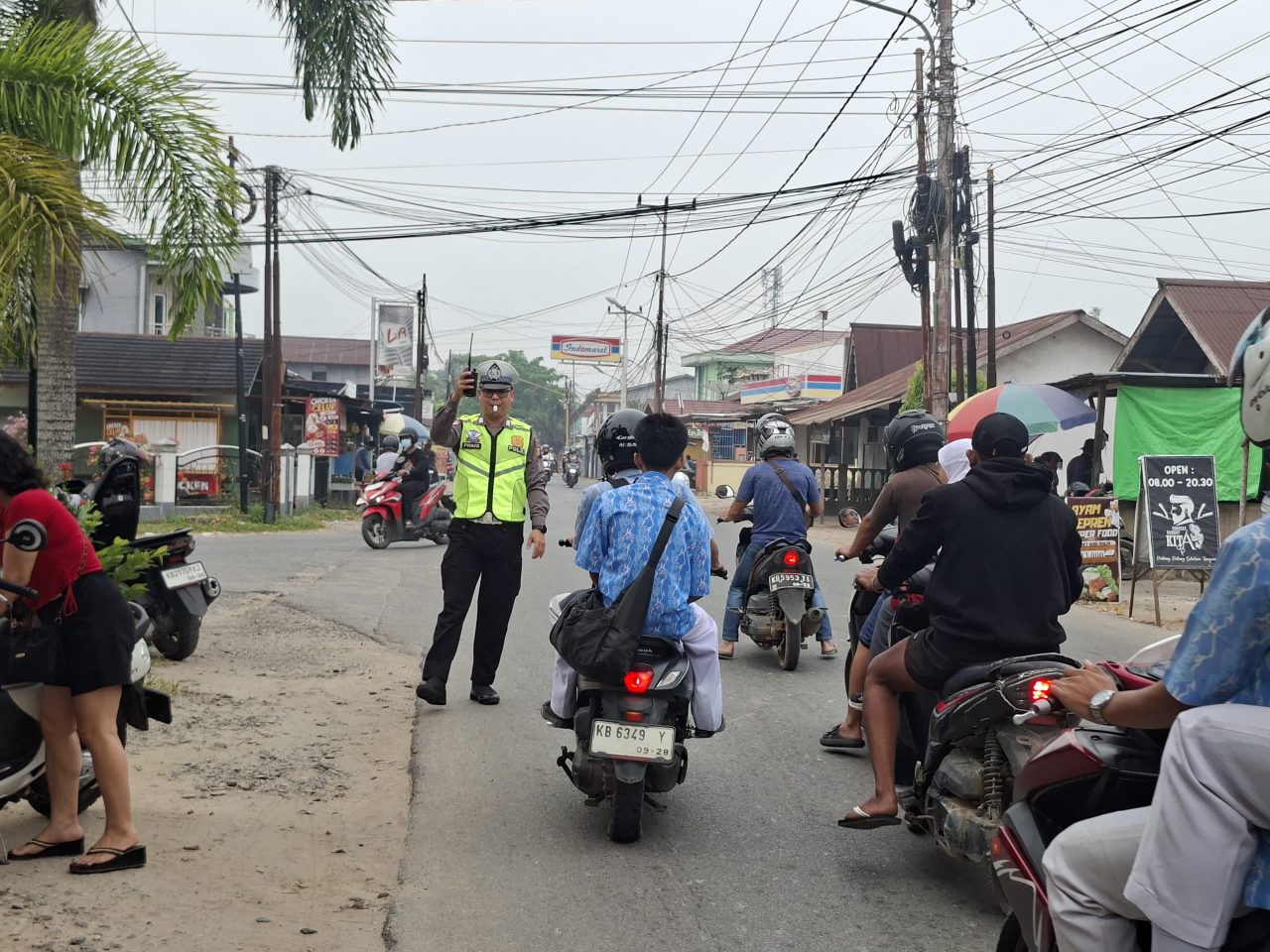 Polres Singkawang Gelar Ploting Point Pagi untuk Jaga Kelancaran Lalu Lintas